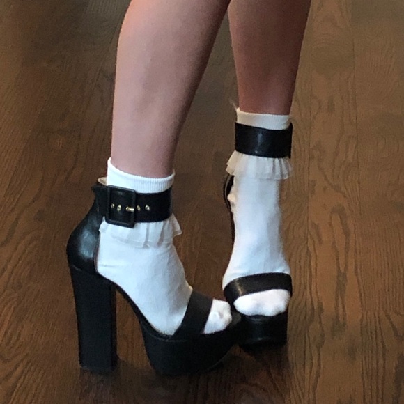 Fabulous statement black heals - Picture 4 of 4